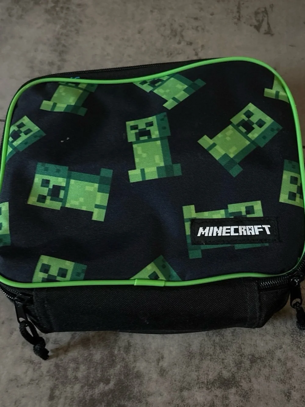 Minecraft Kids Lunch Bag in Black and Green